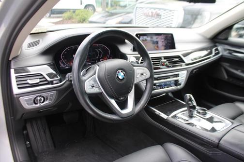 2020 BMW 750 i xDrive