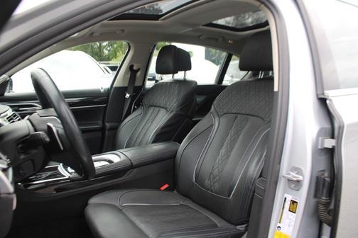 2020 BMW 750 i xDrive