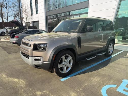 2023 Land Rover Defender 110 SE