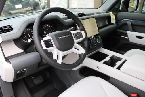 2026 Land Rover Defender P400 X-Dynamic SE