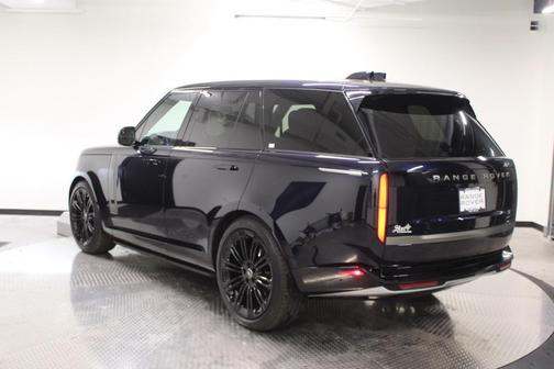 2025 Land Rover Range Rover P400 SE