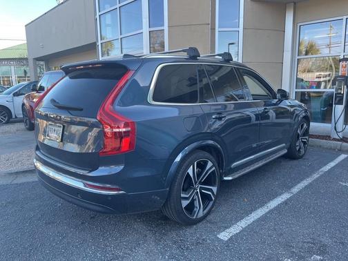 2024 Volvo XC90 B6 Ultimate Bright Theme 7-Seater