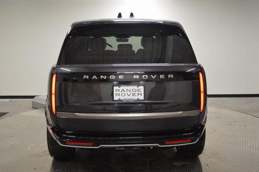 2026 Land Rover Range Rover P400 SE 7 Seat