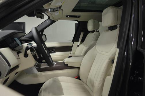 2026 Land Rover Range Rover P400 SE 7 Seat