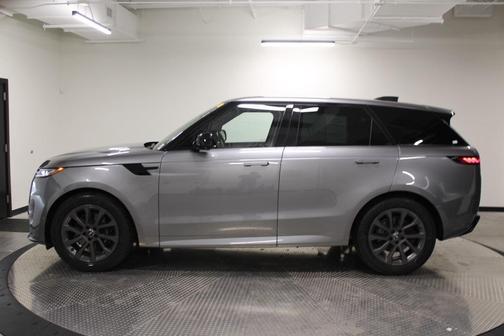 2024 Land Rover Range Rover Sport SE