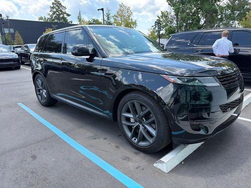 Santorini Black Metallic 2026 Land Rover Range Rover Sport SE