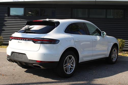 2021 Porsche Macan 