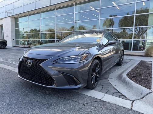 2024 Lexus ES 300h F SPORT Handling