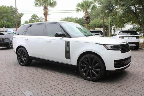 2024 Land Rover Range Rover P615 SV