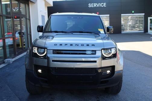 2025 Land Rover Defender 110 P300