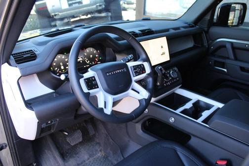 2025 Land Rover Defender 110 P300