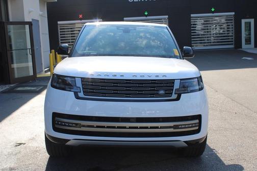2025 Land Rover Range Rover P530 SE