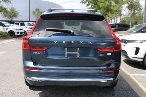 2022 Volvo XC60 Recharge Plug-In Hybrid T8 Inscription Expression