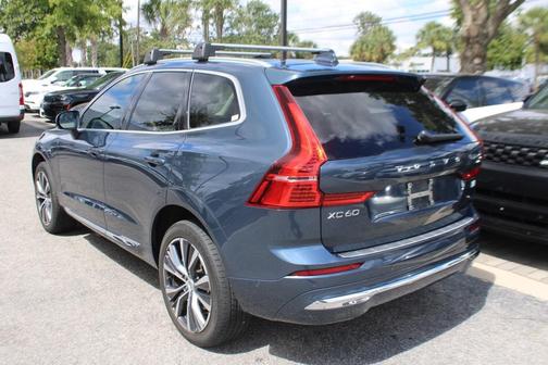 2022 Volvo XC60 Recharge Plug-In Hybrid T8 Inscription Expression
