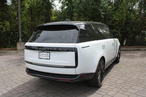 2025 Land Rover Range Rover P400 SE 7 Seat