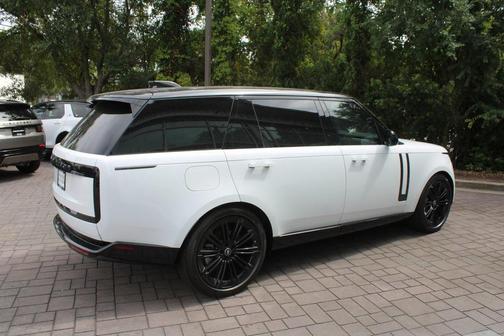 2025 Land Rover Range Rover P400 SE 7 Seat