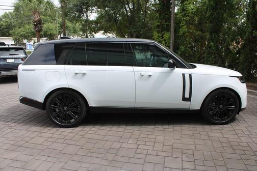 2025 Land Rover Range Rover P400 SE 7 Seat