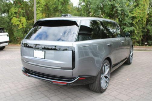2025 Land Rover Range Rover P400 SE 7 Seat