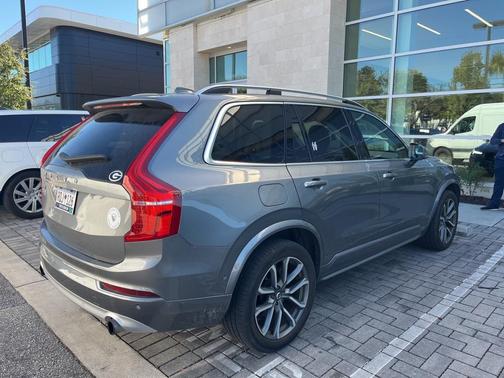 2019 Volvo XC90 T5 Momentum