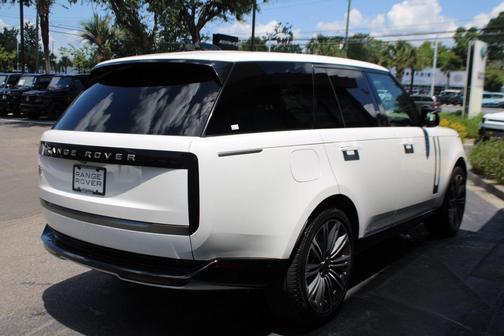 2024 Land Rover Range Rover P530 SE