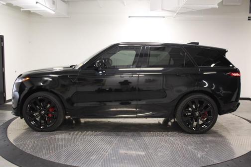 2023 Land Rover Range Rover Sport SE