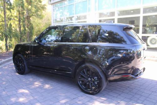 2025 Land Rover Range Rover P550e SE