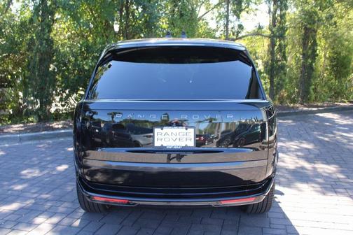 2025 Land Rover Range Rover P550e SE