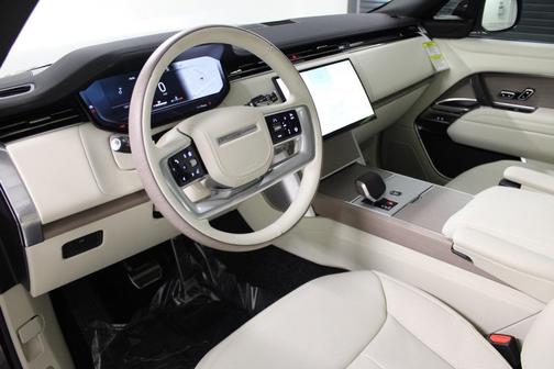 2026 Land Rover Range Rover P530 SE