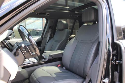 2025 Land Rover Range Rover P400 SE