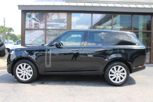 2025 Land Rover Range Rover P400 SE