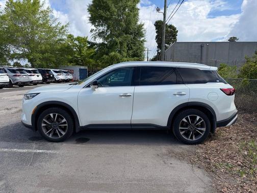 Majestic White 2022 INFINITI QX60 Luxe