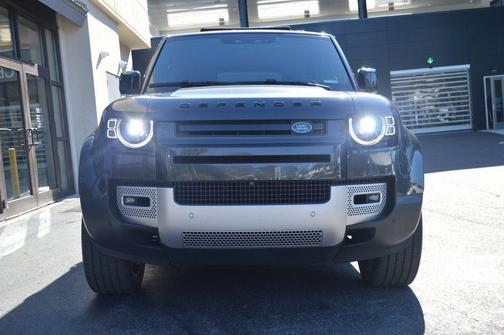 2022 Land Rover Defender 110 SE