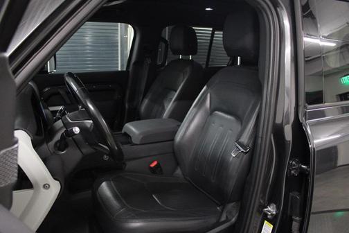 2022 Land Rover Defender 110 SE