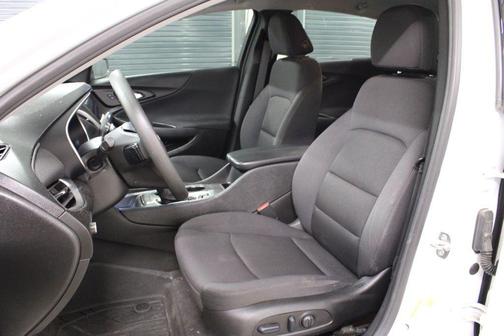 Summit White 2023 Chevrolet Malibu FWD 1LT