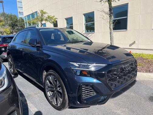 2025 Audi Q8 55 Premium Plus