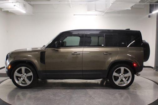 Gondwana Stone Metallic 2024 Land Rover Defender 110 P500 SE