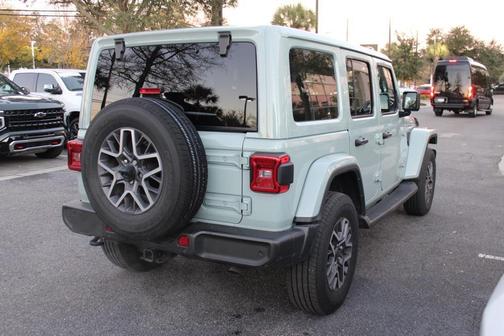 2024 Jeep Wrangler 4-Door Sahara 4x4