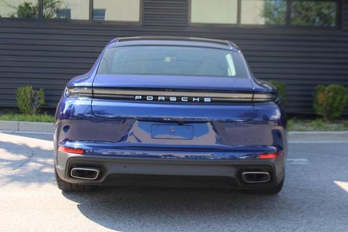 2025 Porsche Panamera 