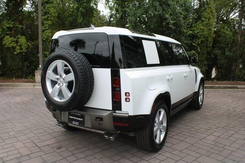 2025 Land Rover Defender 110 P500 X-Dynamic SE