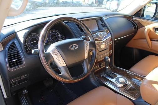 2017 INFINITI QX80 Signature Edition