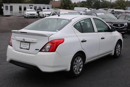 2015 Nissan Versa 1.6 S+