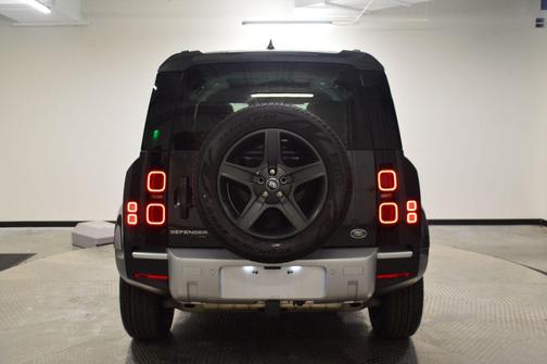 Carpathian Grey Premium Metallic 2022 Land Rover Defender 110 SE