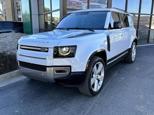 2022 Land Rover Defender 110 SE