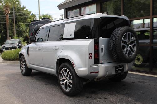 2022 Land Rover Defender 110 XS Edition
