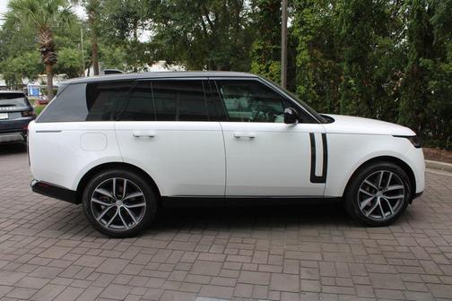 2025 Land Rover Range Rover P400 SE