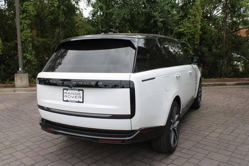 2025 Land Rover Range Rover P400 SE