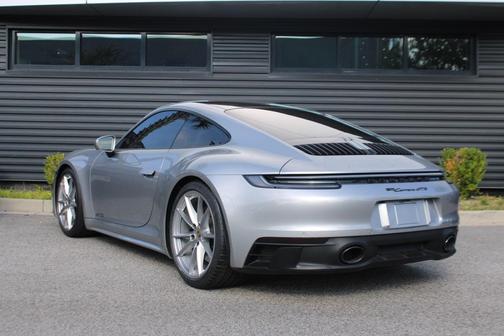 2022 Porsche 911 Carrera GTS