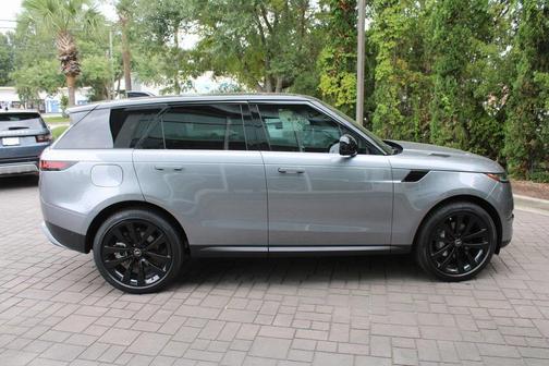 2025 Land Rover Range Rover Sport SE