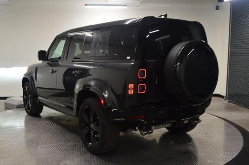 Carpathian Gray Premium Metallic 2024 Land Rover Defender 110 V8