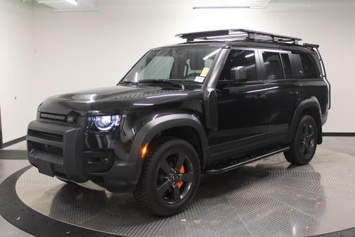 2023 Land Rover Defender 130 SE